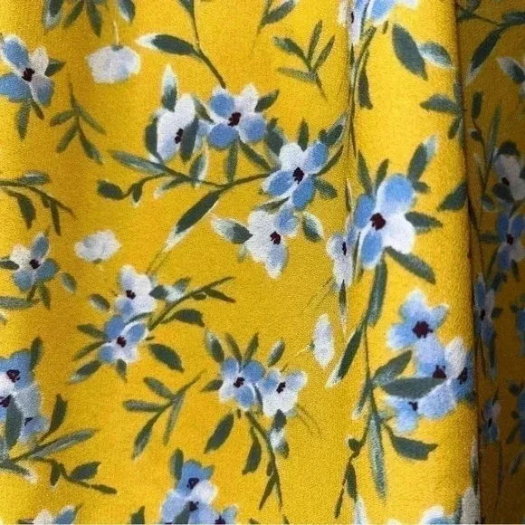 Pleione Women's Short Sleeve Medium Shirt Yellow with Blue Flowers - Picture 3 of 5